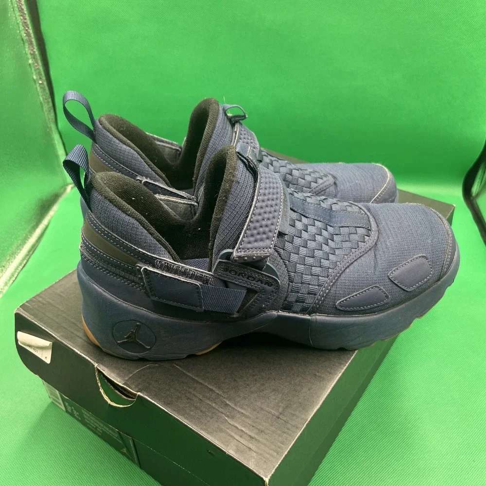 Size‎ 9- Men's Nike Air Jordan Trunner LX Midnight Navy 897992-401